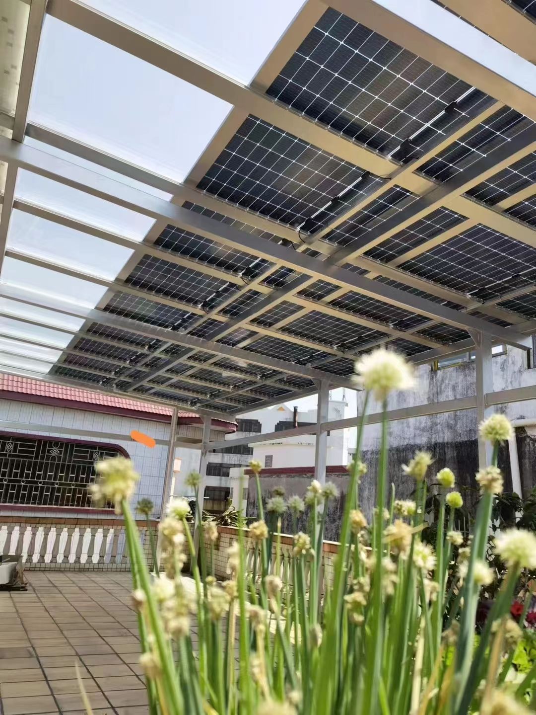 眉山别墅家用屋顶太阳能发电系统安装